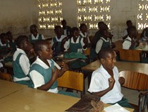 Financiële ondersteuning van een basisschool in Gambia